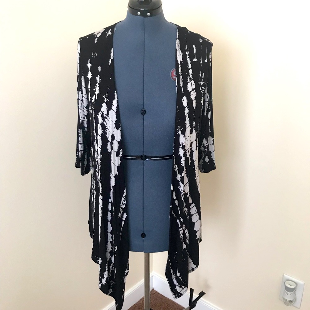 NWOT Black and White Kimono Size 1X
